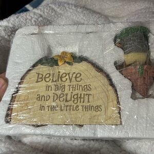 Inspirational Plaque with wishing well Figurine